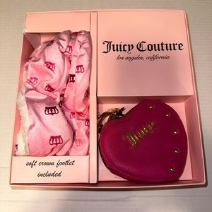 Juicy couture wristlet and slippers! New in box perfect for Valentine’s Day💖